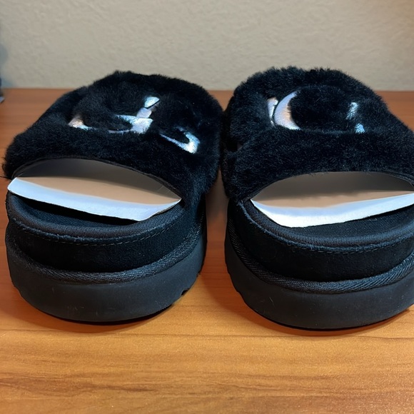 UGG Slides - Picture 2 of 6